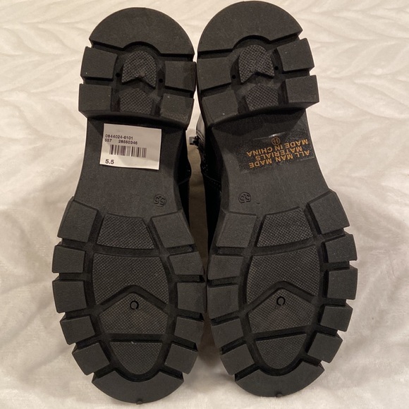 NWT Black Boots - Picture 5 of 6